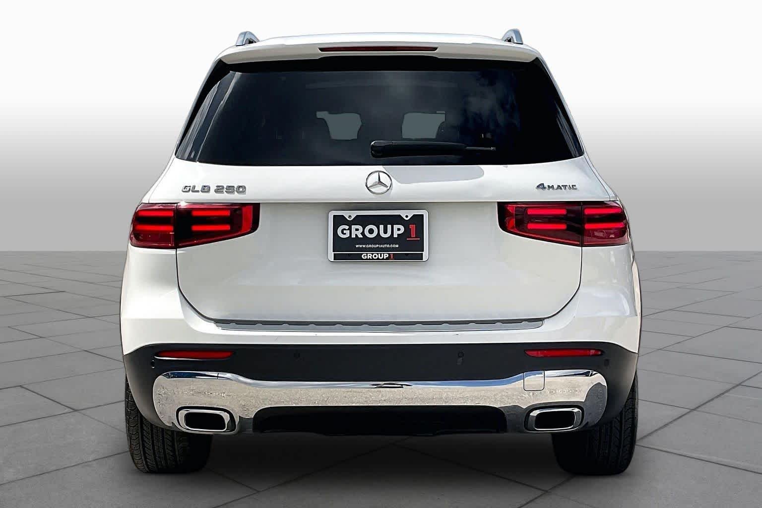 Used 2025 Polar White Mercedes-Benz GLB 250 image 5