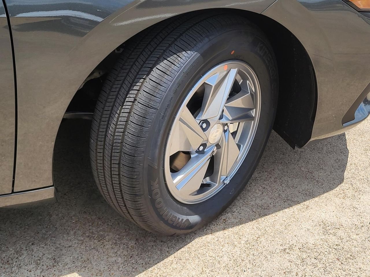 New 2026 Amazon Gray Hyundai SE image 6