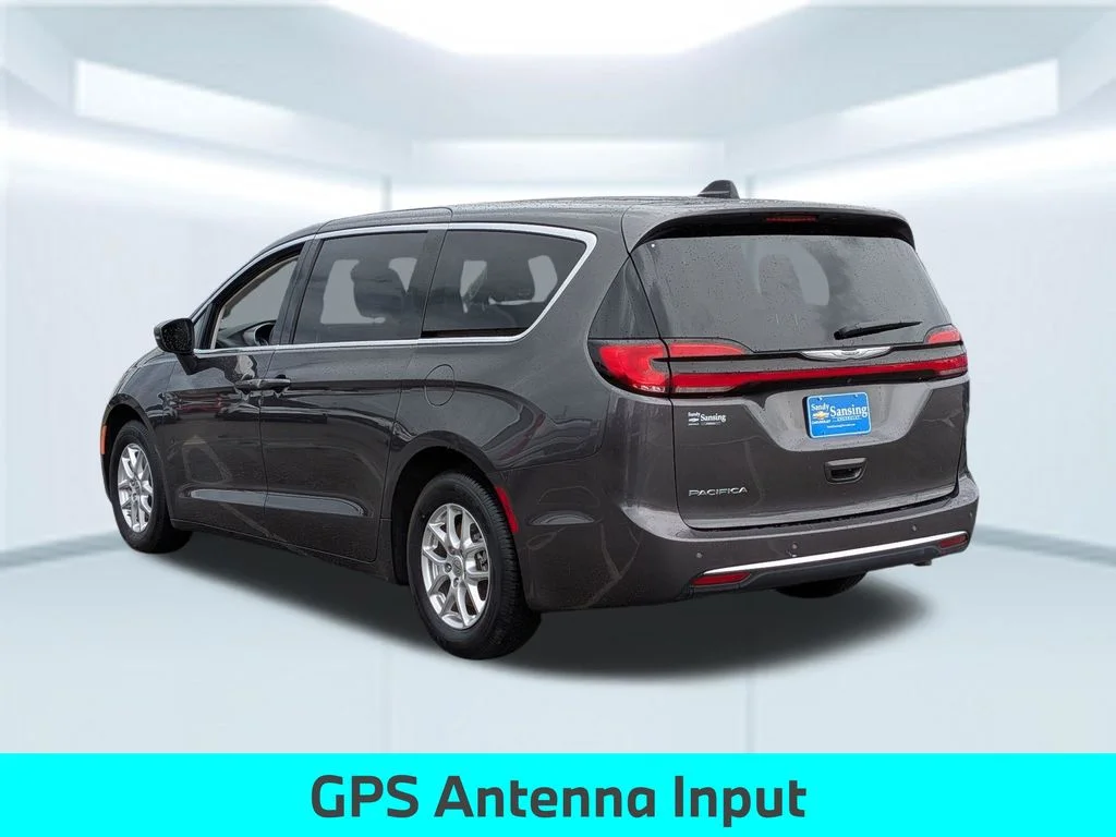 Used 2023 Gray Chrysler Touring L image 4