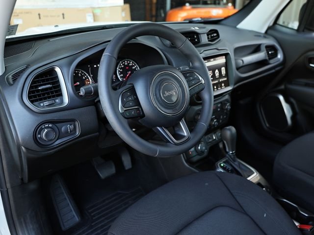Used 2022 Alpine White Clearcoat Jeep Sport image 17