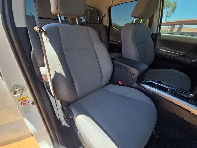 Used 2019 White Toyota SR5 image 23