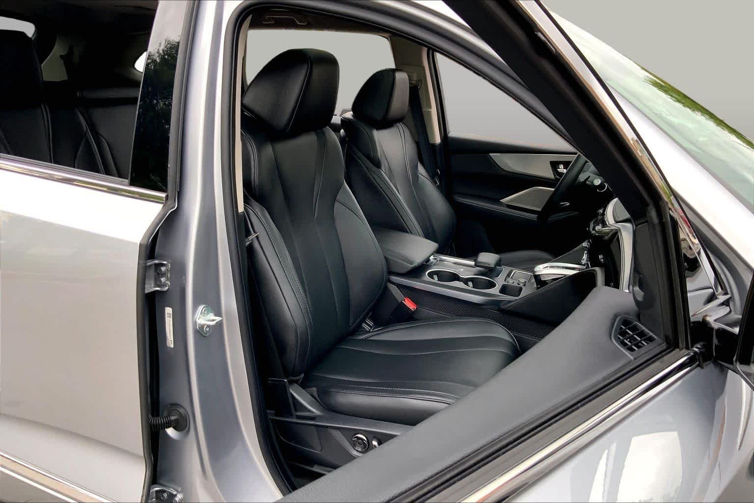 Certified Used 2024 Lunar Silver Metallic Acura MDX image 9