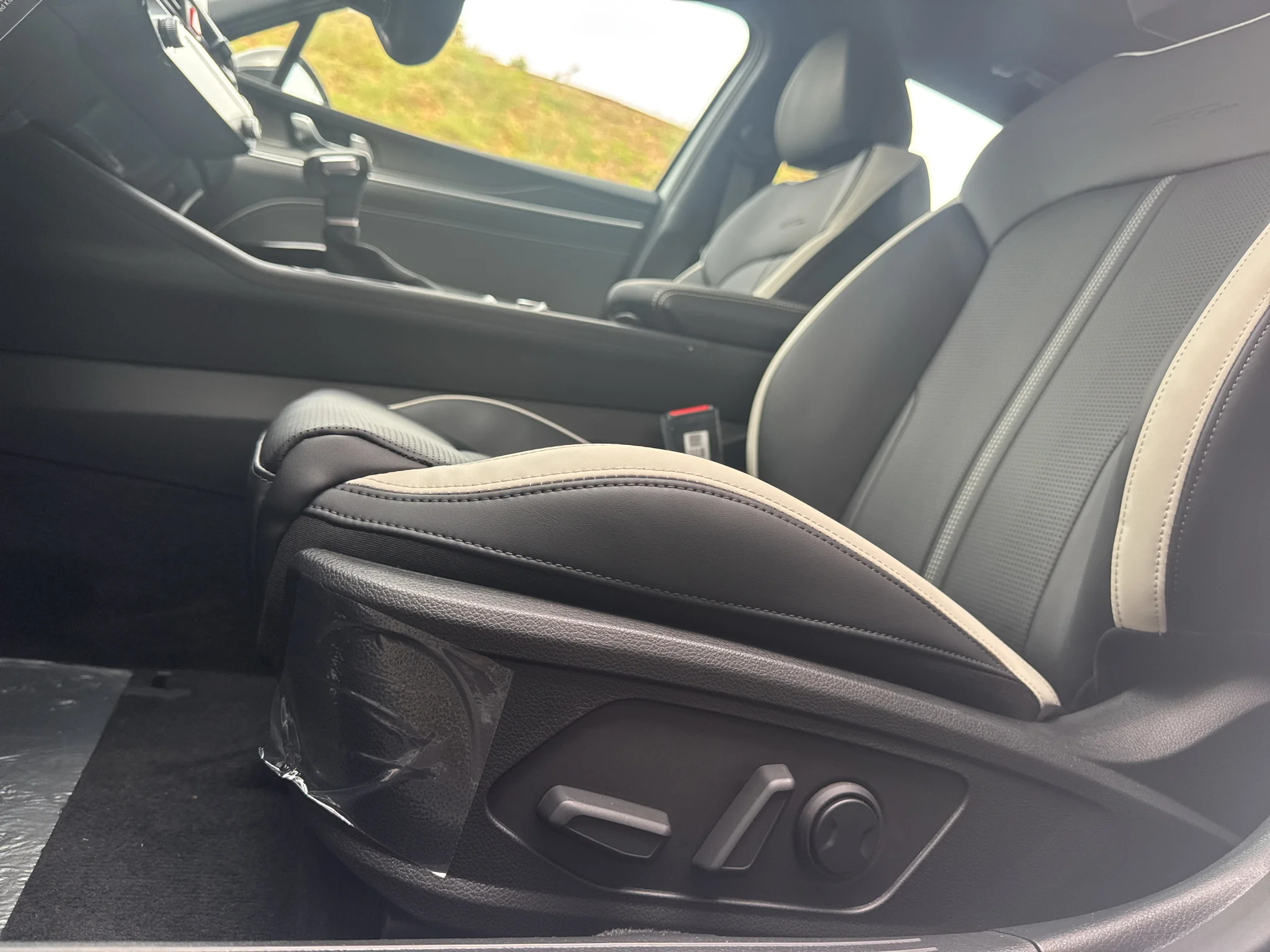 New 2027 Snow White Pearl Kia GT-Line image 14