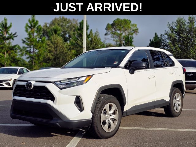 2024 Toyota RAV4 LE - Photo 22