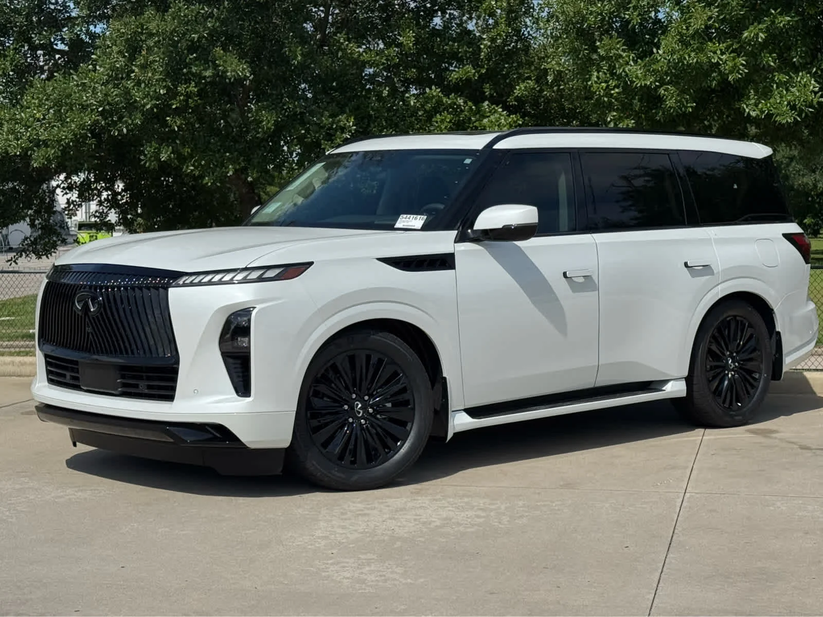 2026 INFINITI QX80 Luxe's photo