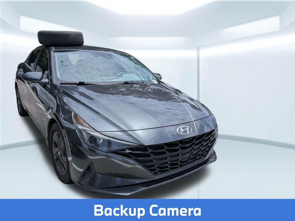 Used 2022 Gray Hyundai SEL image 5