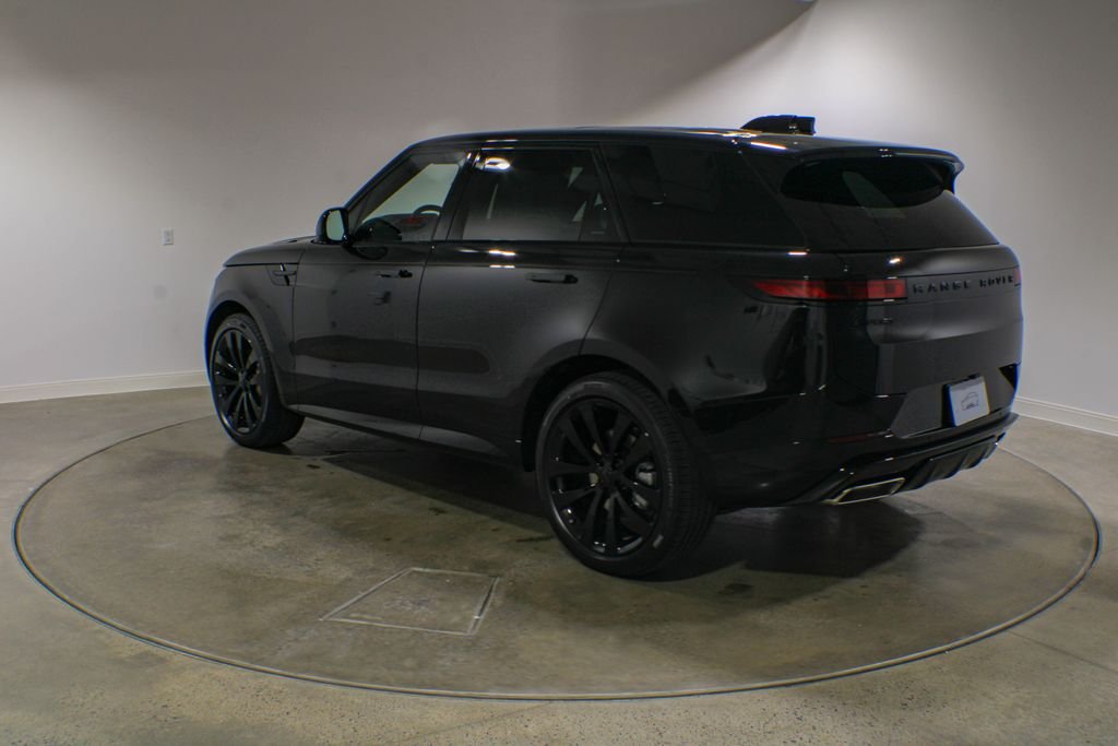 New 2026 Santorini Black Land Rover Dynamic SE image 4