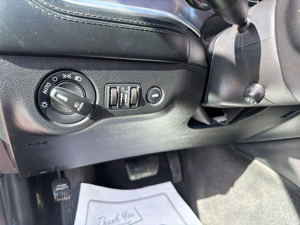 Used 2019 Indigo Blue Dodge SXT image 27
