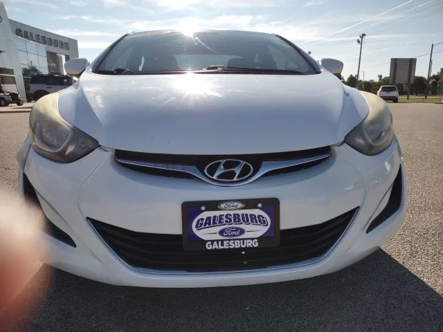 Used 2016 Quartz White Pearl Hyundai SE image 8