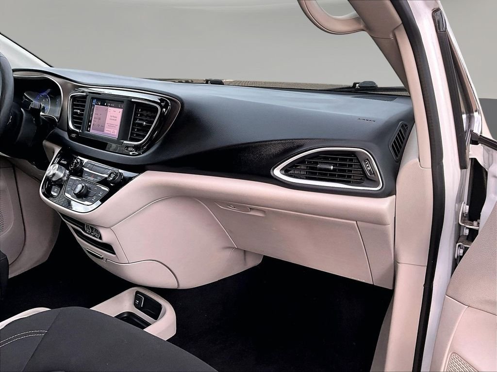 Used 2023 White Chrysler LX image 30