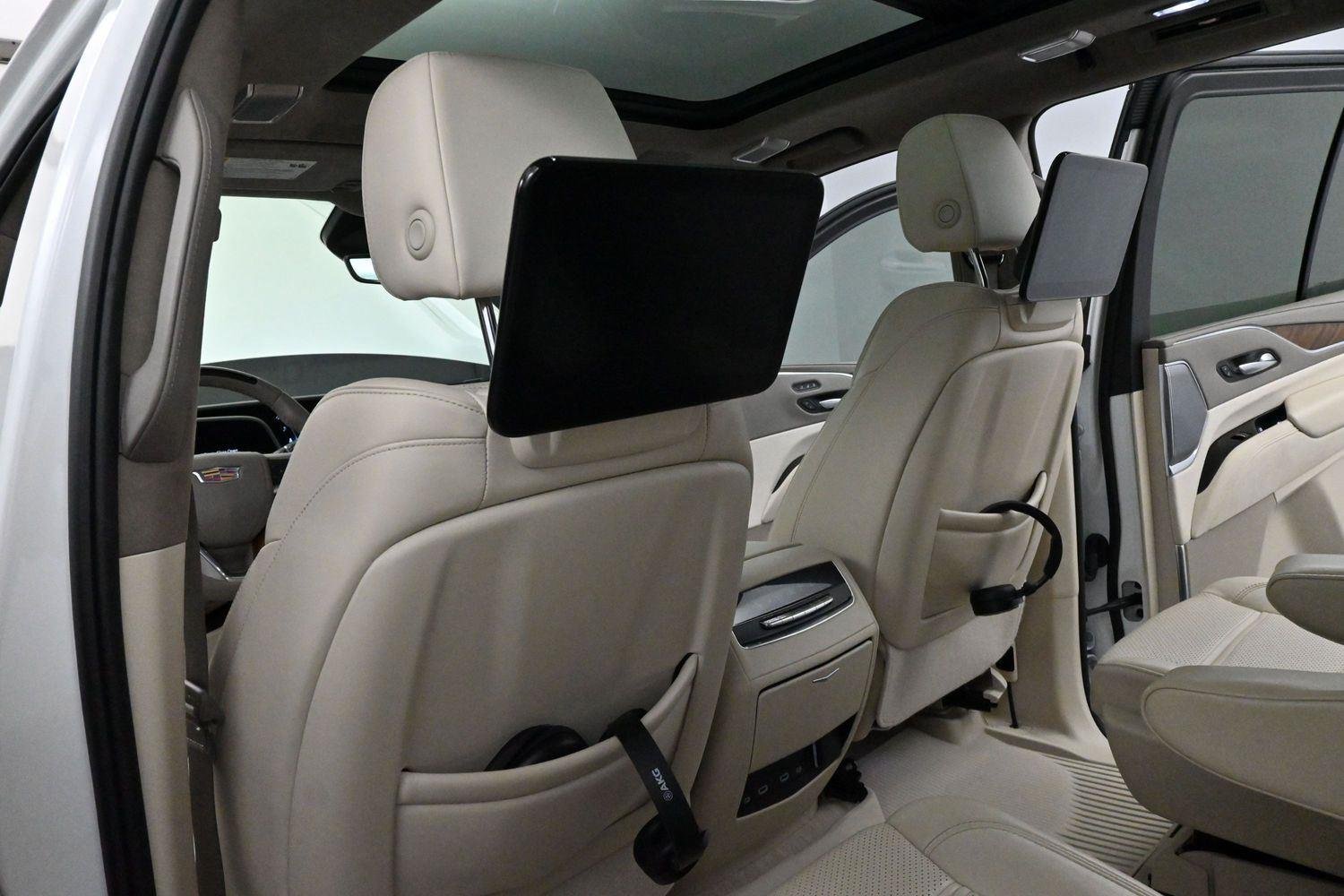 Used 2024 Crystal White Tricoat Cadillac Sport Platinum image 34