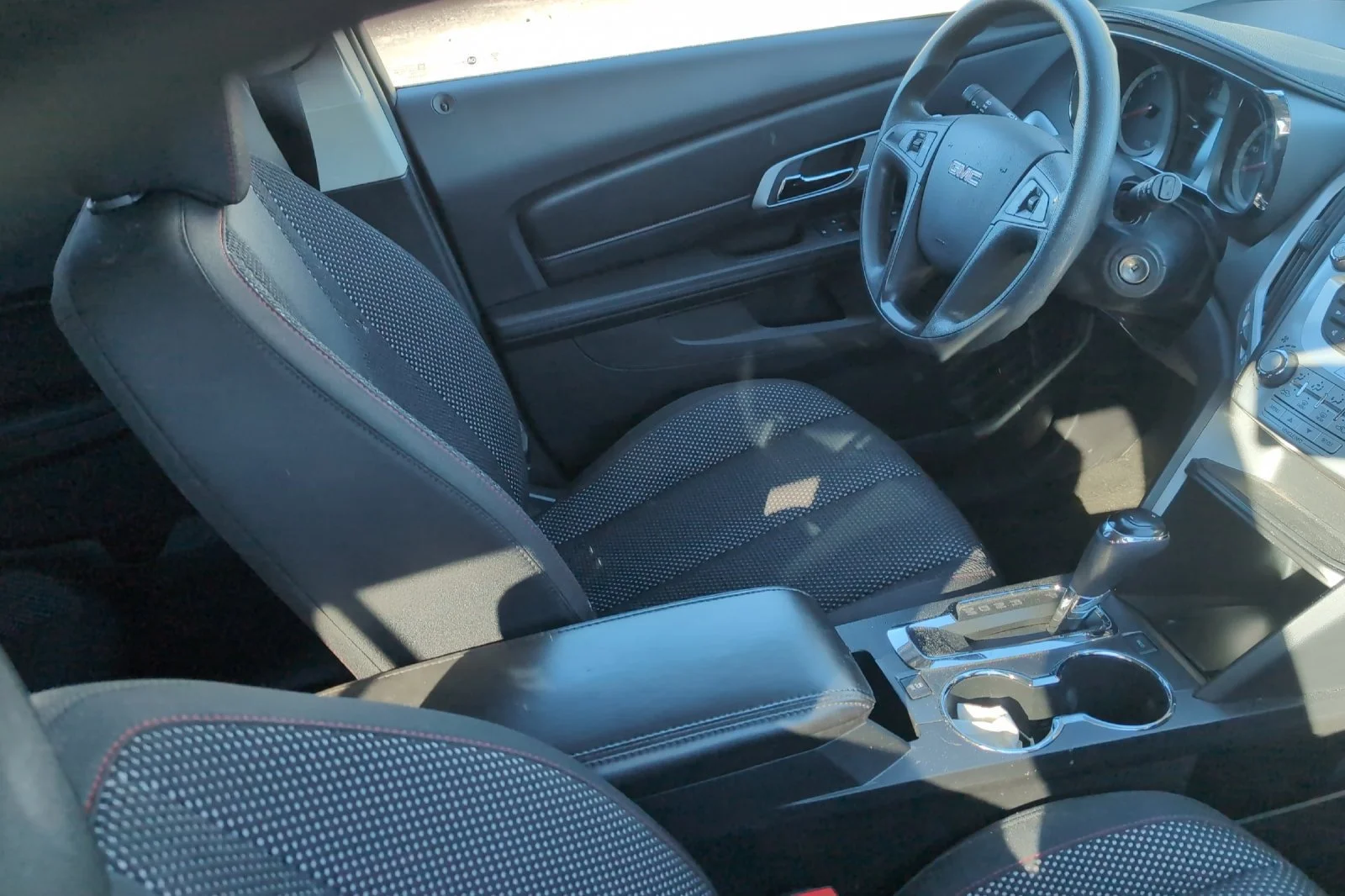 Used 2017 SUMMIT WHITE GMC SLE image 4