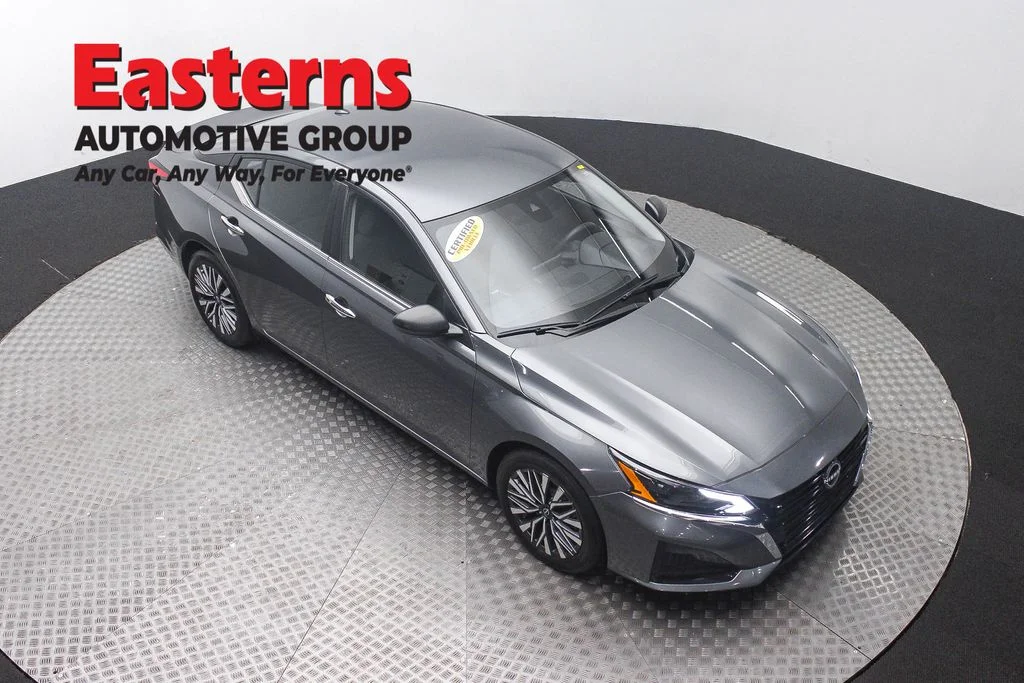 Used 2025 Gray Nissan 2.5 SV image 3
