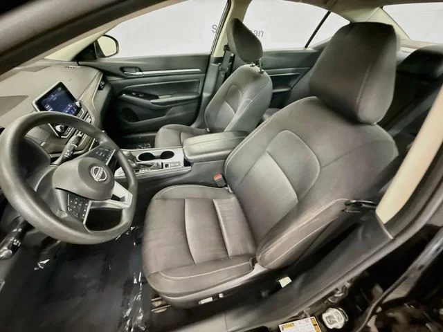 Used 2023 Black Nissan 2.5 SV image 19