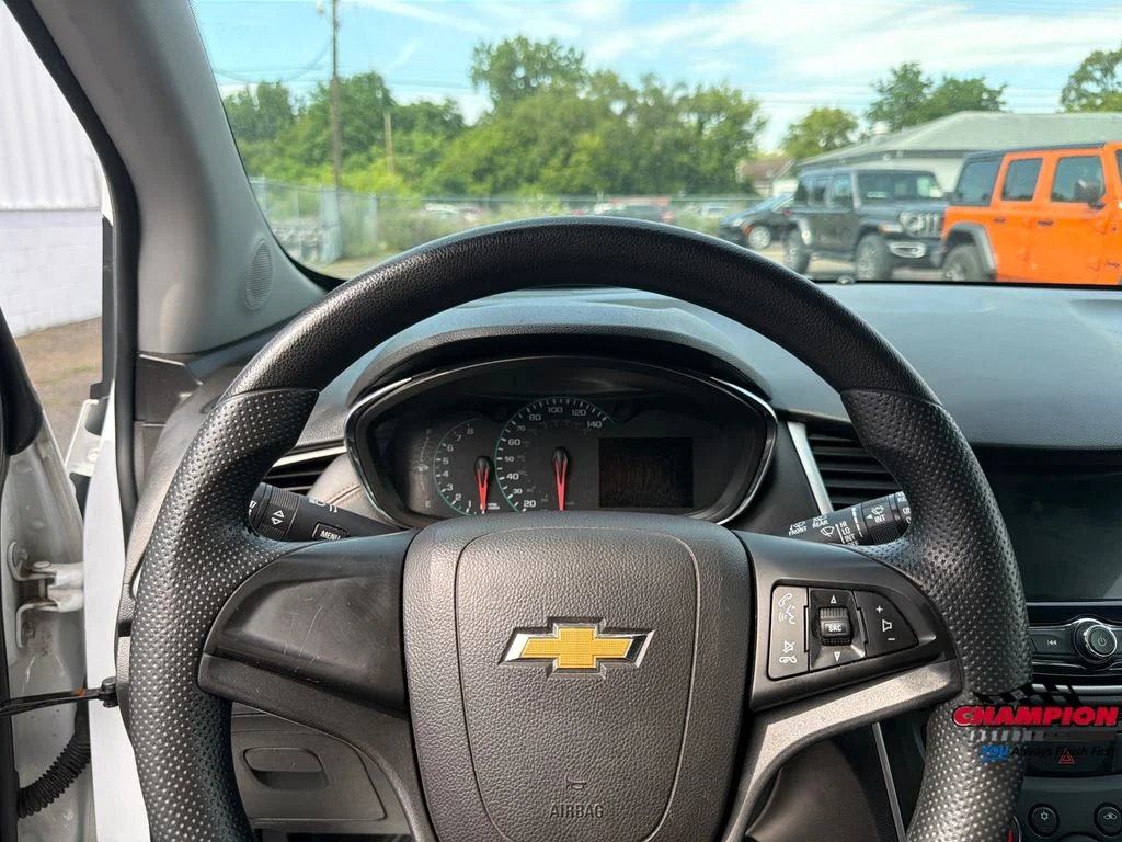 Used 2018 White Chevrolet LS image 12