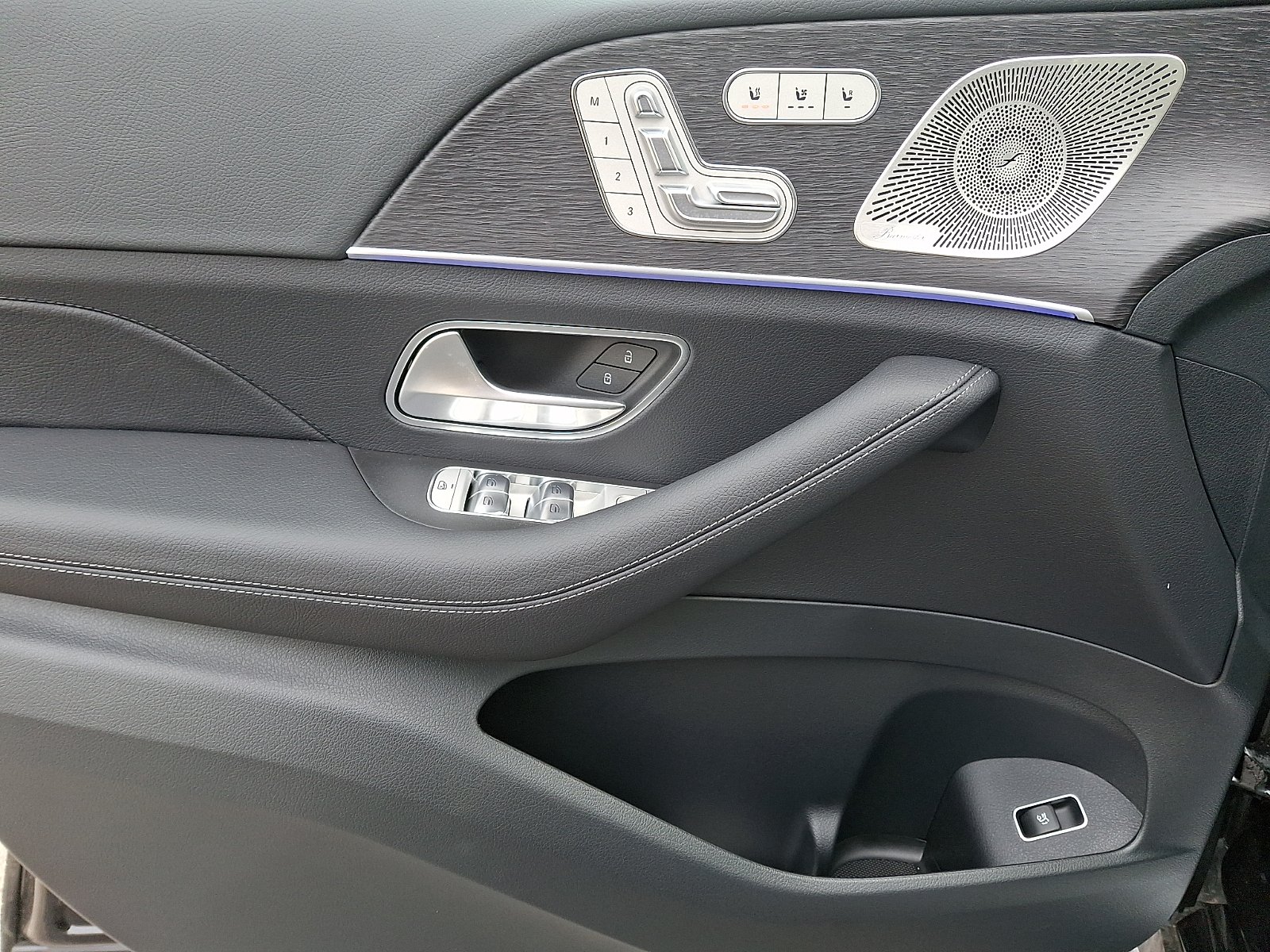New 2026 Obsidian Black Metallic Mercedes-Benz GLE 350 image 10