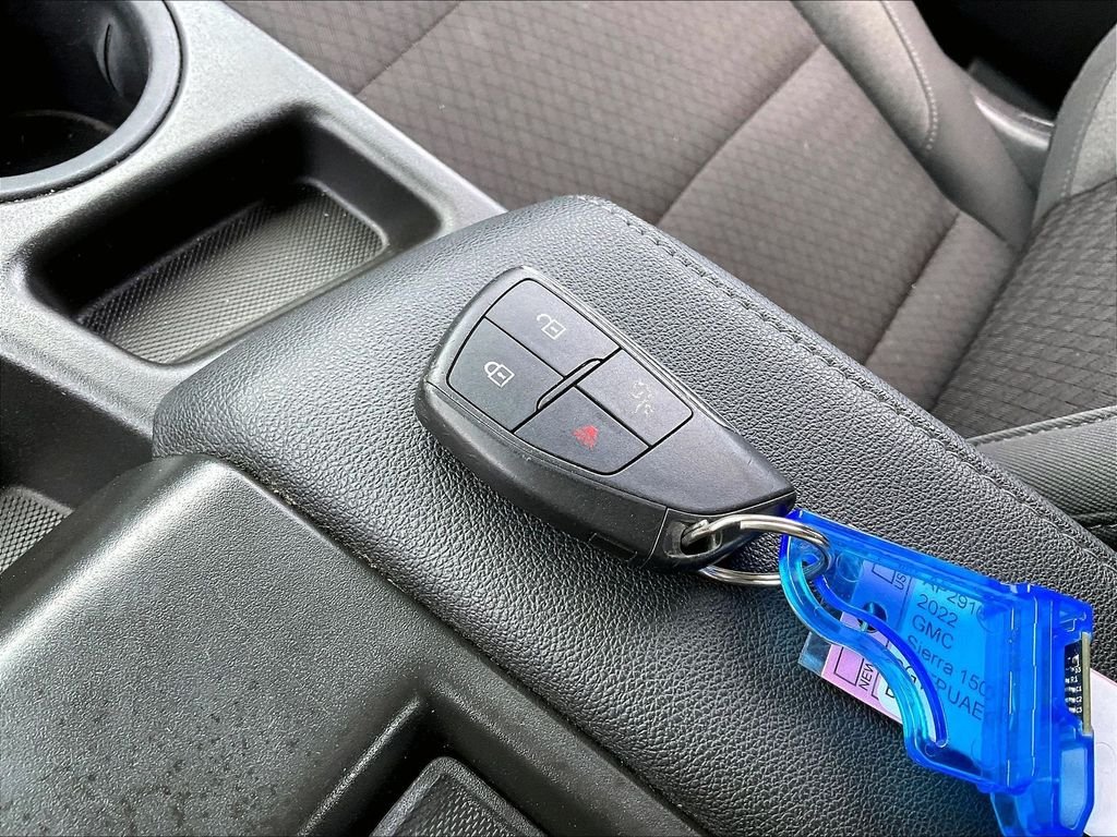 Used 2022 Pacific Blue Metallic GMC Pro image 27
