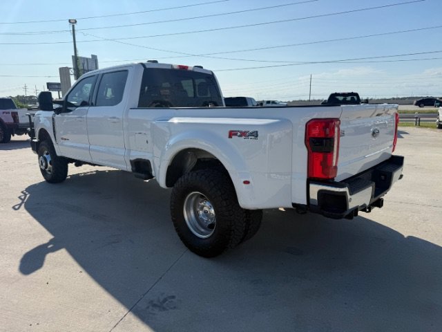 Used 2023 White Ford LARIAT image 3