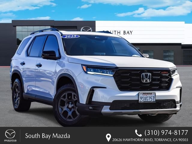 2025 Honda Pilot TrailSport AWD's photo
