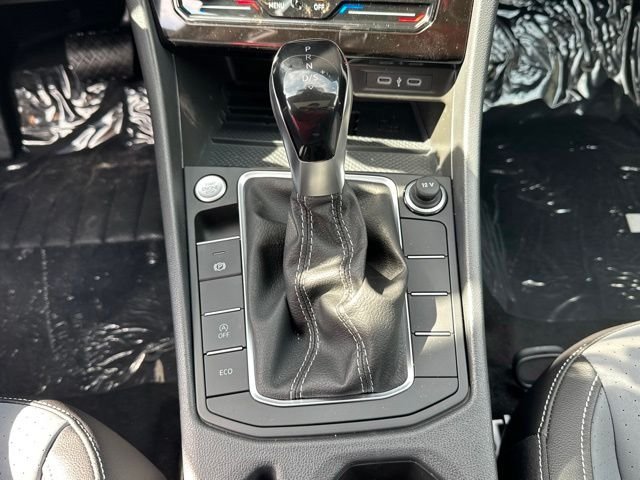 New 2026 Deep Black Pearl Volkswagen 1.5T SE image 30