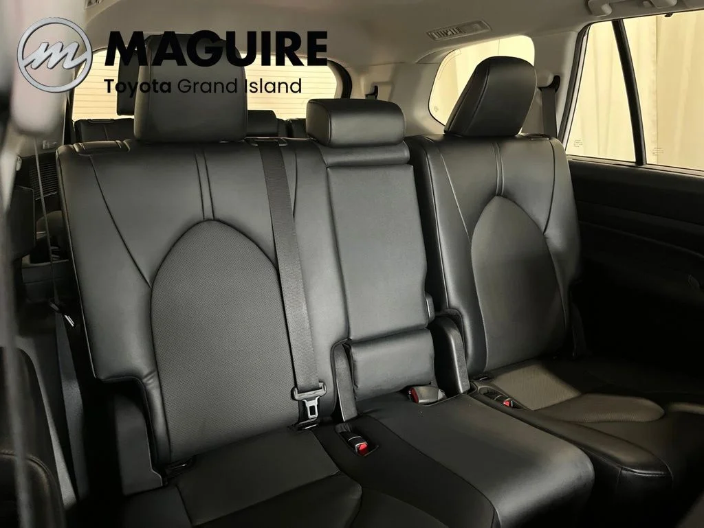 Used 2024 White Toyota XLE image 33