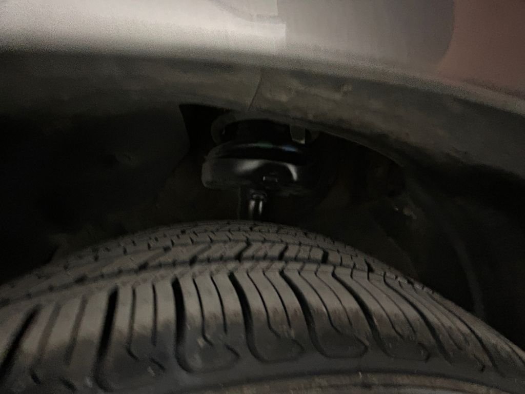 Used 2016 Gray Kia Base image 22