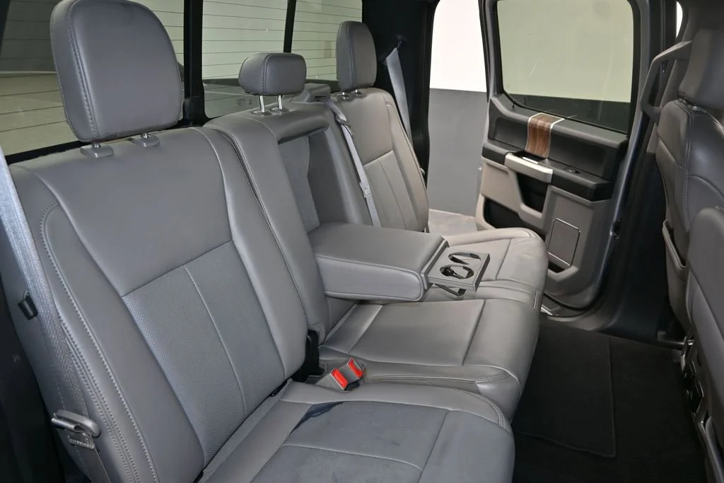 Used 2020 Silver Ford Lariat image 30