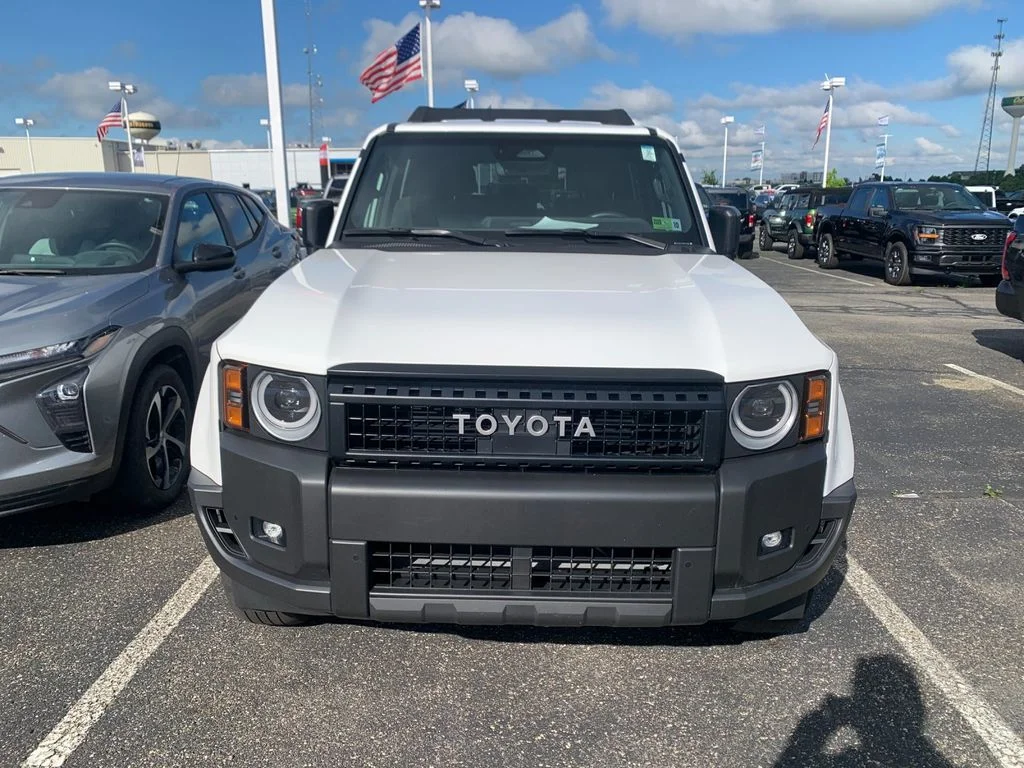Used 2024 White Toyota 1958 image 6