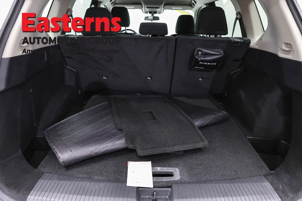 Used 2023 White Nissan S image 9