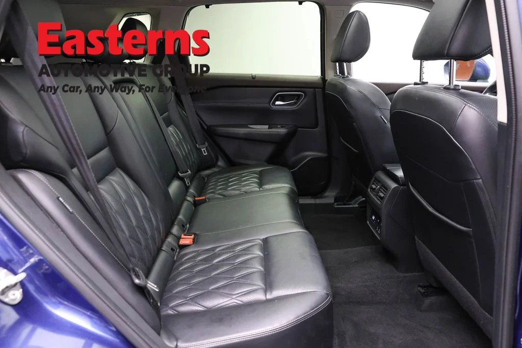 Used 2023 Blue Nissan Platinum image 25