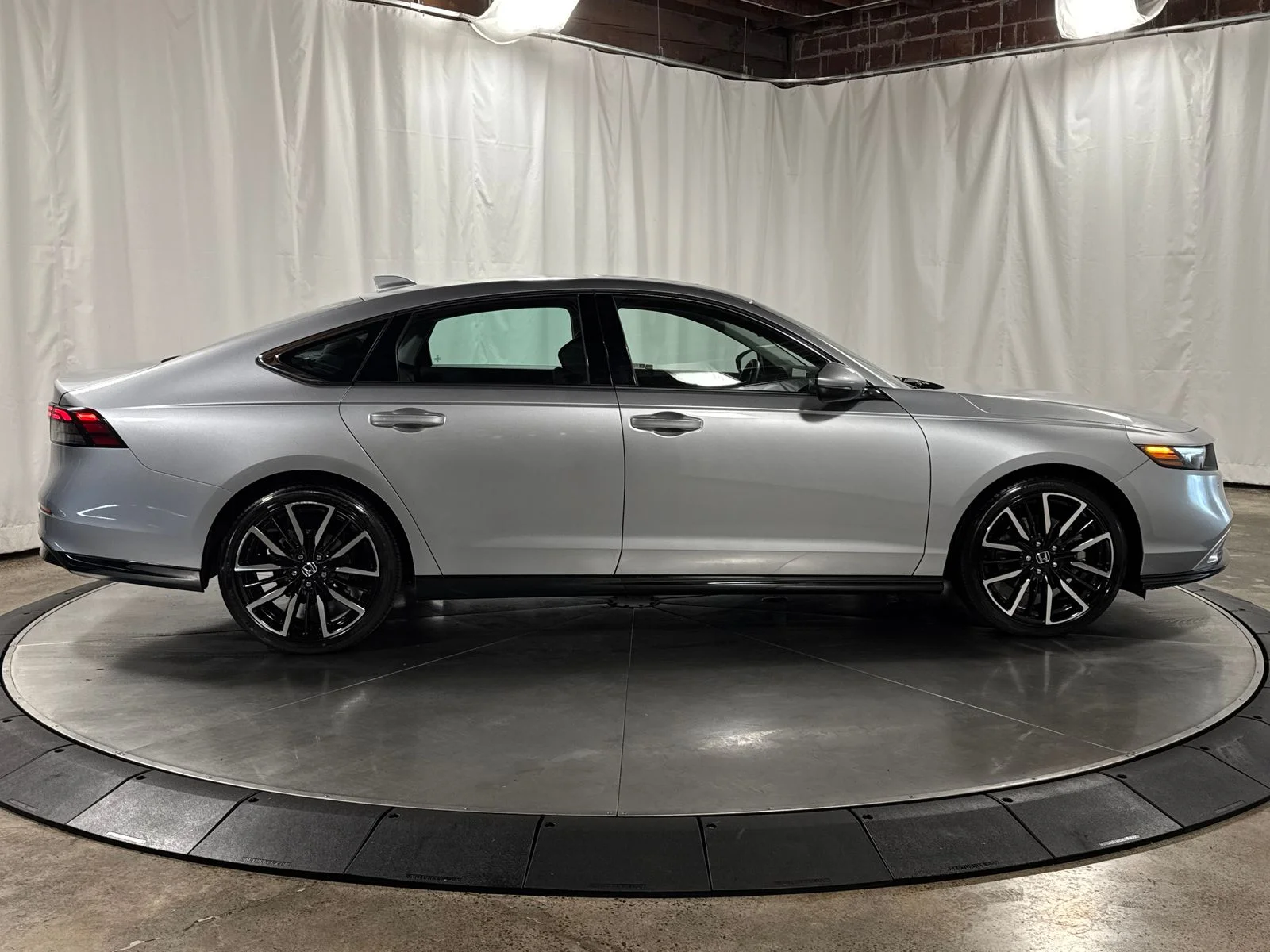 2023 Honda Accord Hybrid Touring - Photo 6
