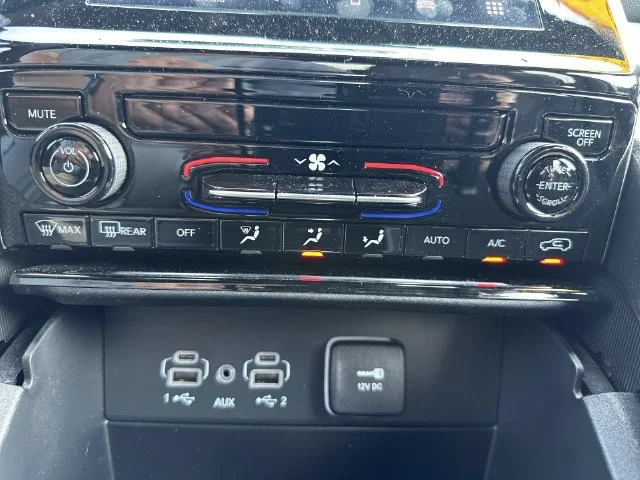 Used 2025 White Jeep Laredo X image 20