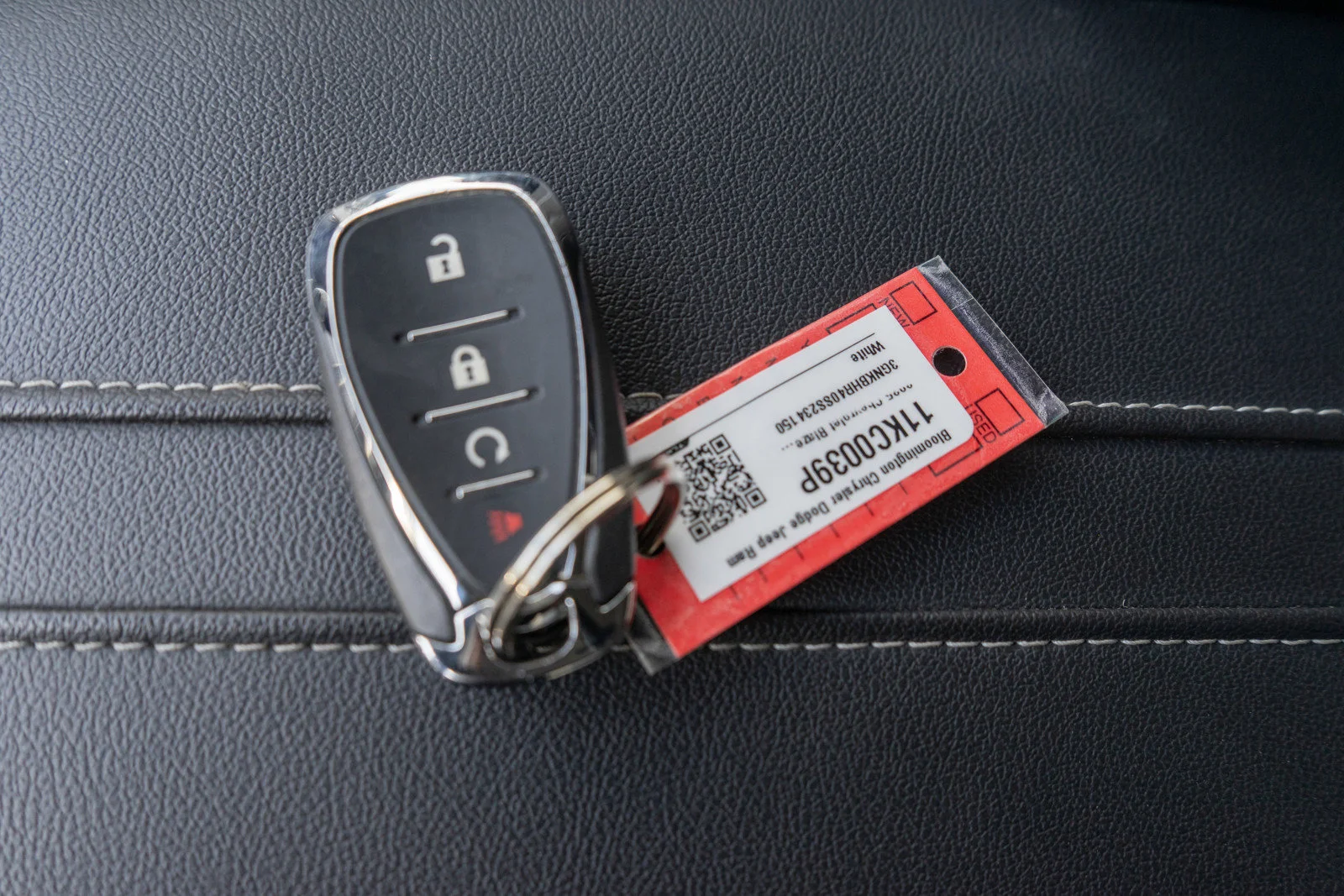 Used 2025 Summit White Chevrolet LT image 29