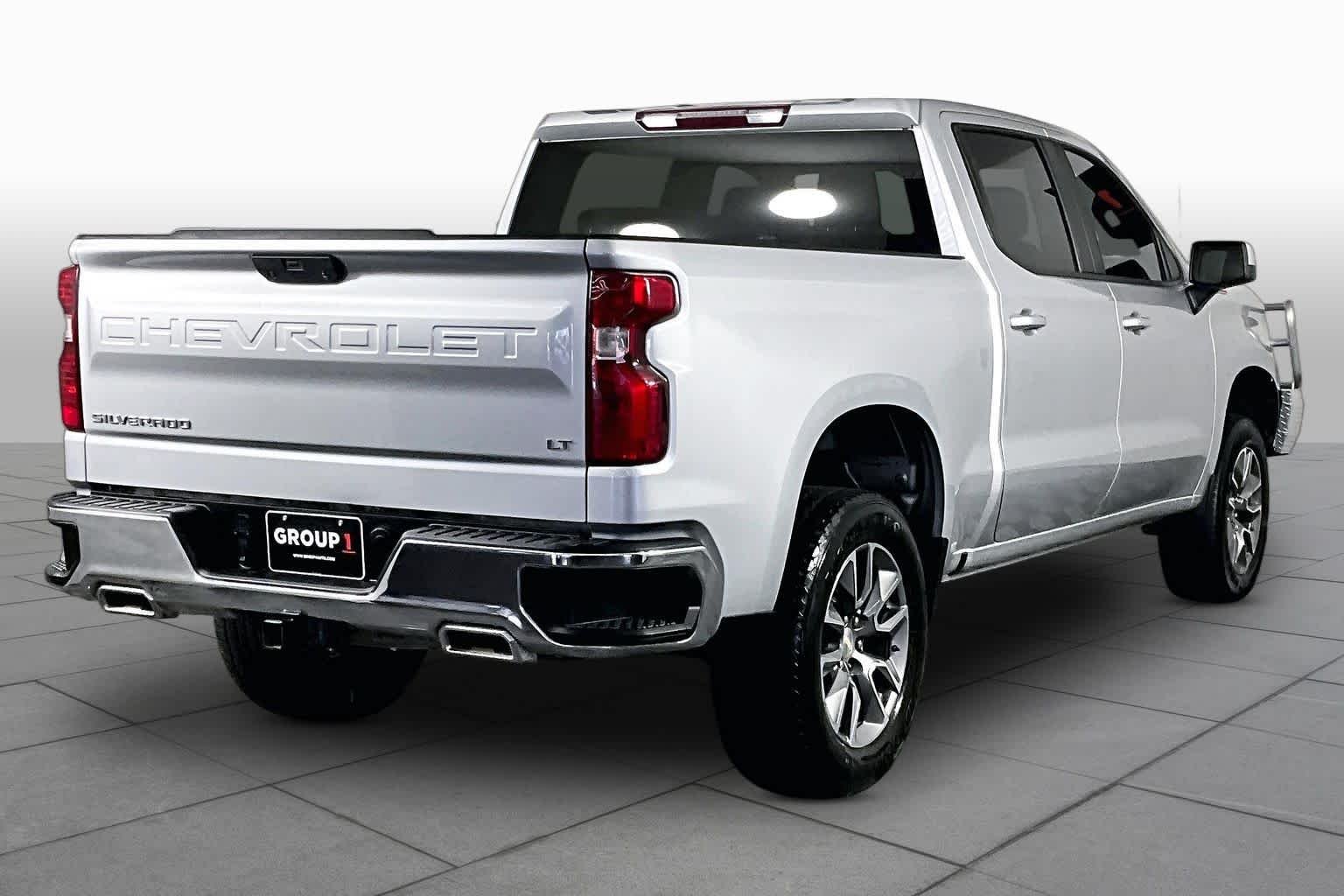 Used 2022 Silver Ice Metallic Chevrolet LT image 13