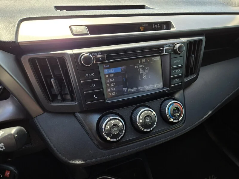 Used 2017 White Toyota LE image 17