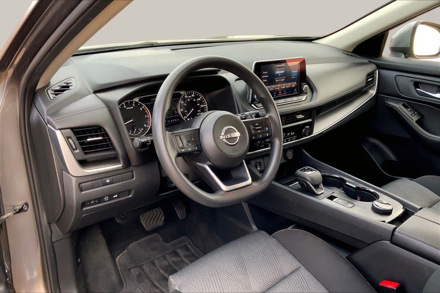 2024 Nissan Rogue SV - Photo 17
