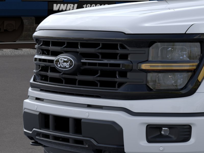 New 2026 Oxford White Ford XLT image 17