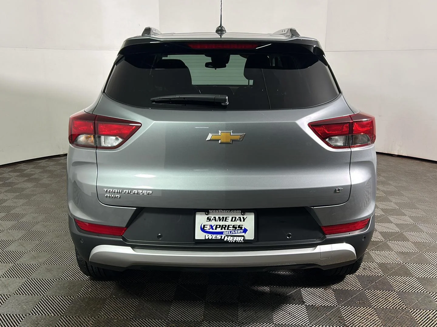Used 2025 Sterling Gray Metallic Chevrolet LT image 7