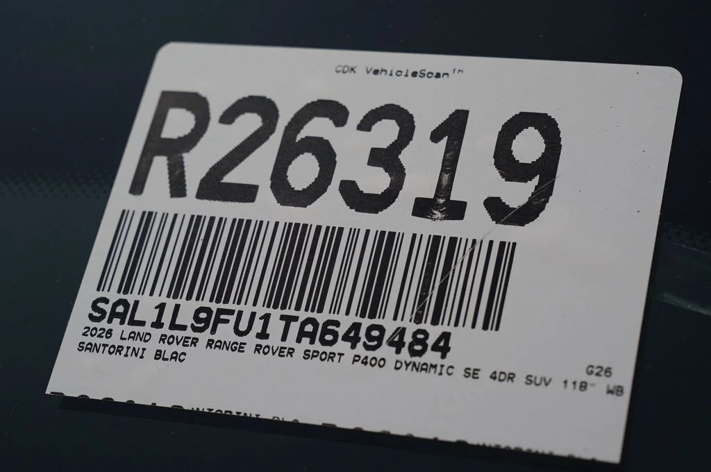 New 2026 Santorini Black Land Rover Dynamic SE image 36
