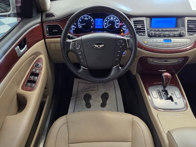 Used 2014 White Hyundai 3.8 image 7