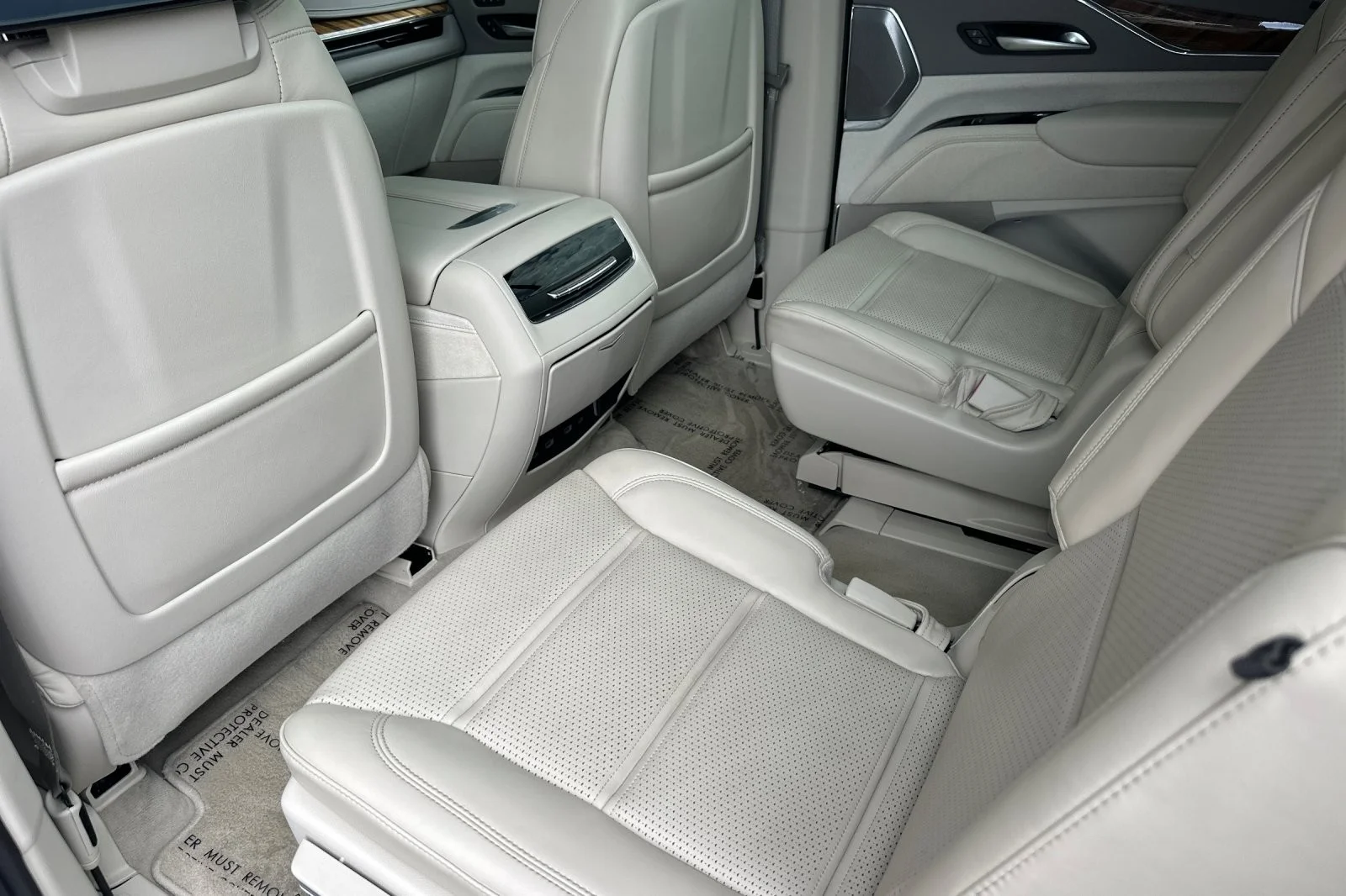 Used 2024 Crystal White Tricoat Cadillac 4WD Sport Platinum image 11