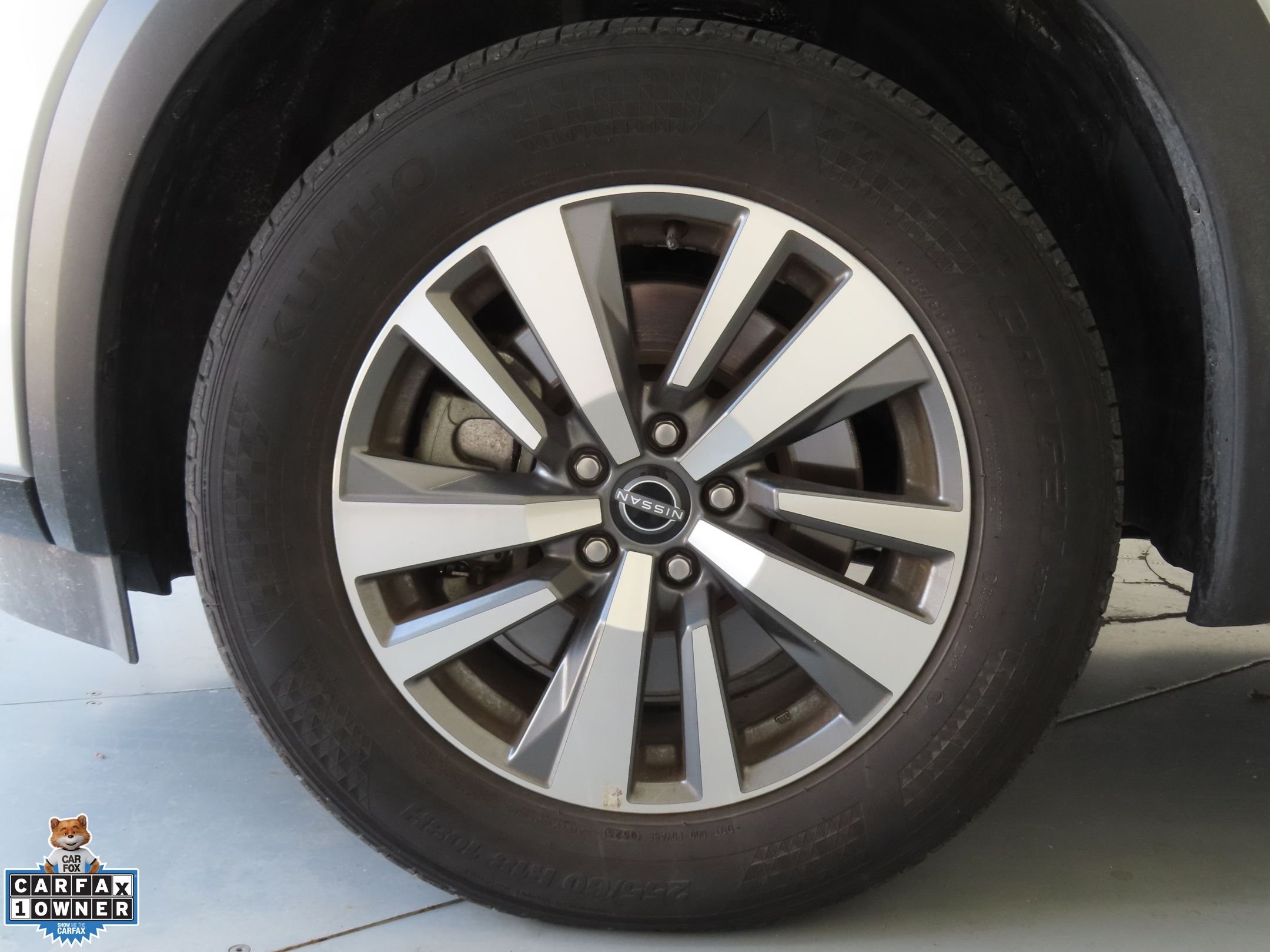 Used 2025 Silver Nissan SL image 30