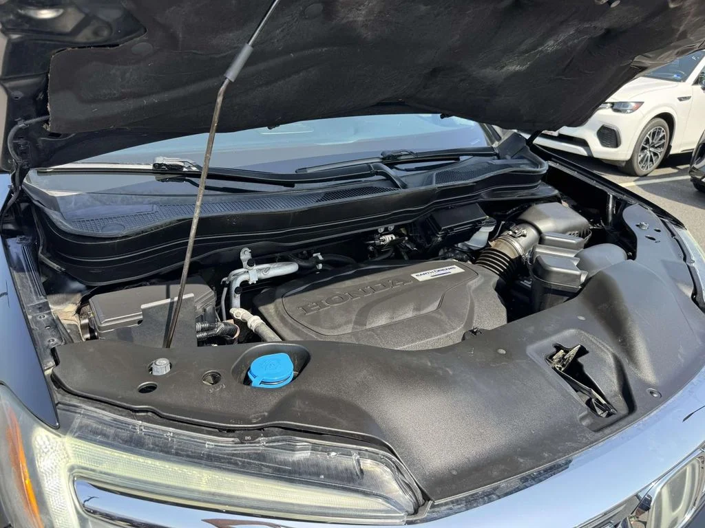 Used 2019  Honda Touring image 13