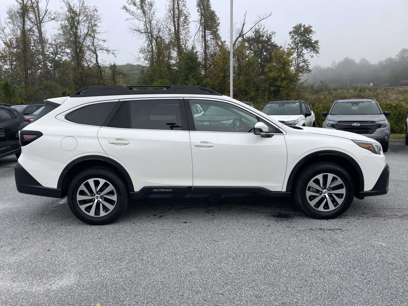Used 2022 Crystal White Pearl Subaru Premium image 28
