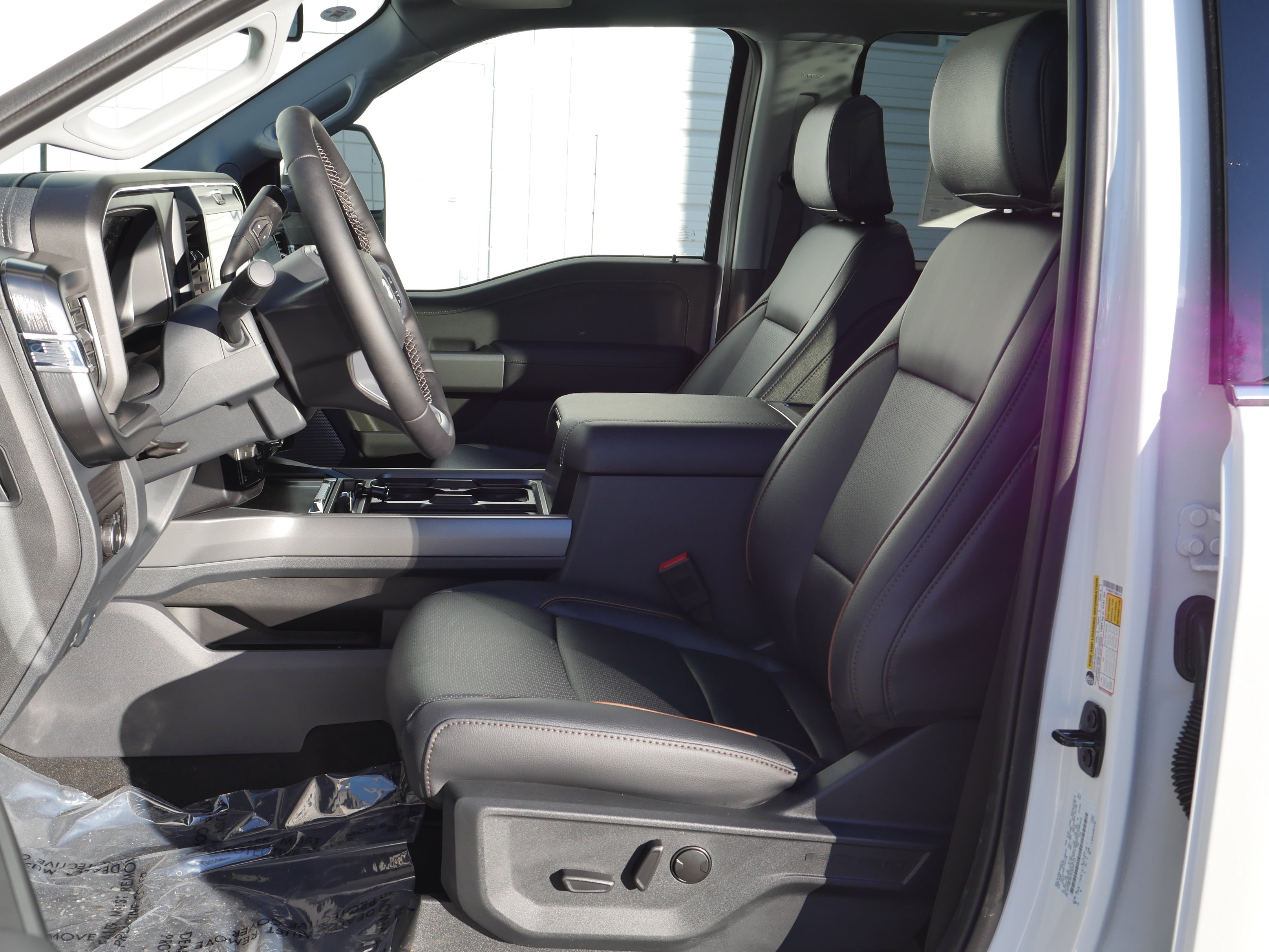 New 2026 Star White Metallic Tri-Coat Ford F-350® Lariat® image 3