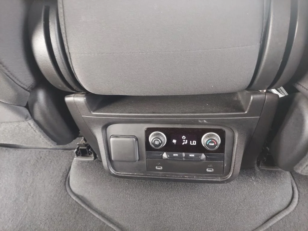 Used 2023 Gray Chevrolet Commercial Flee image 38