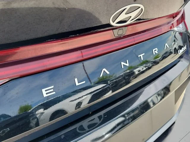 Used 2025 Black Hyundai Limited image 10