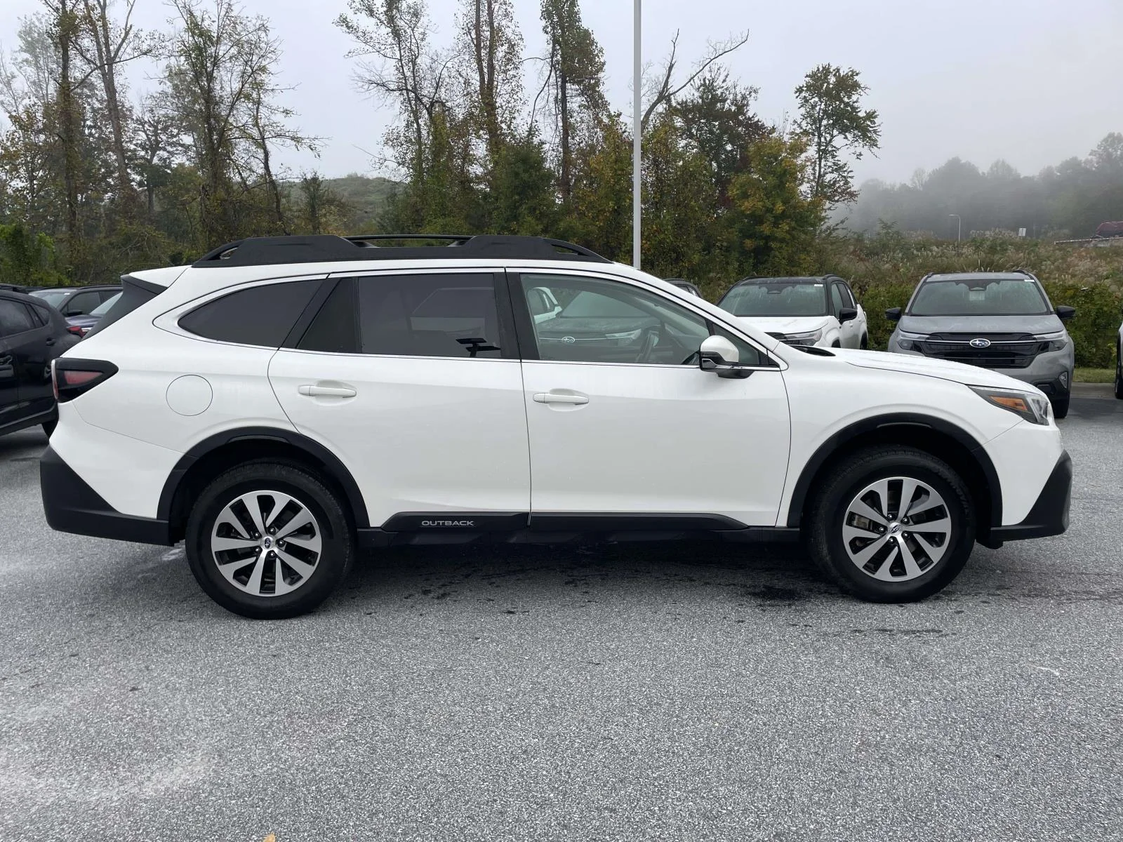 Used 2022 Crystal White Pearl Subaru Premium image 28
