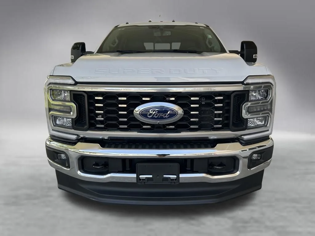 Used 2025 White Ford XL image 12