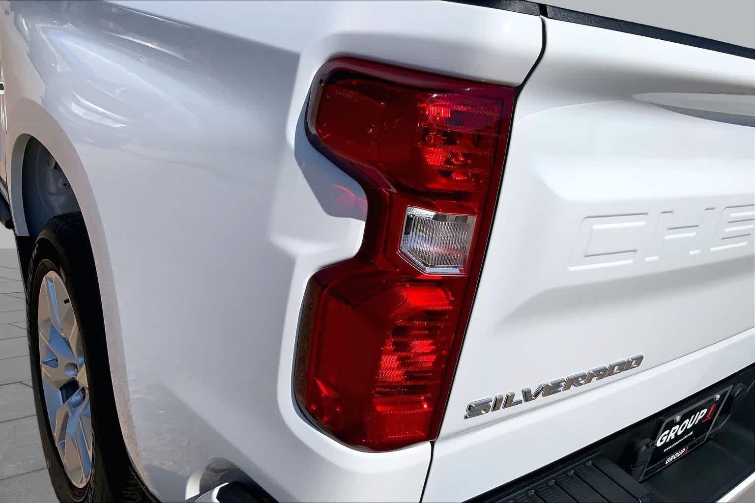 Used 2022 Summit White Chevrolet Custom image 29